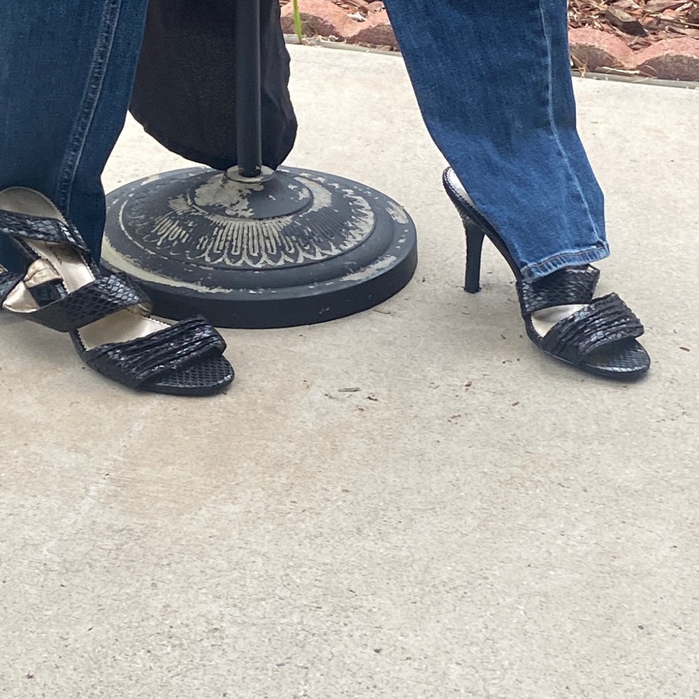 Black strappy sandals 7.5 gently worn